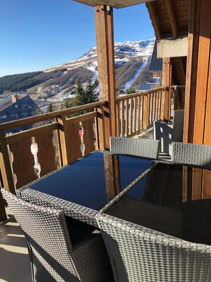 Lama-Gîte-des-Puys T3 Lamado vue époustouflante sud avec grande terrasse Super Besse Exterior foto